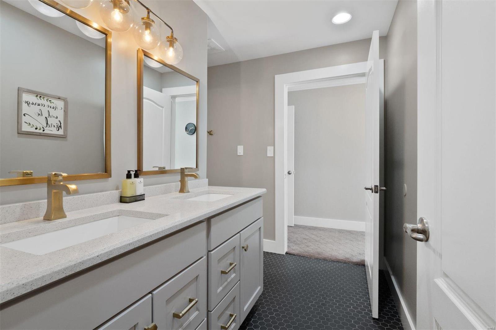 Bellerive Country Club Grounds - Residential