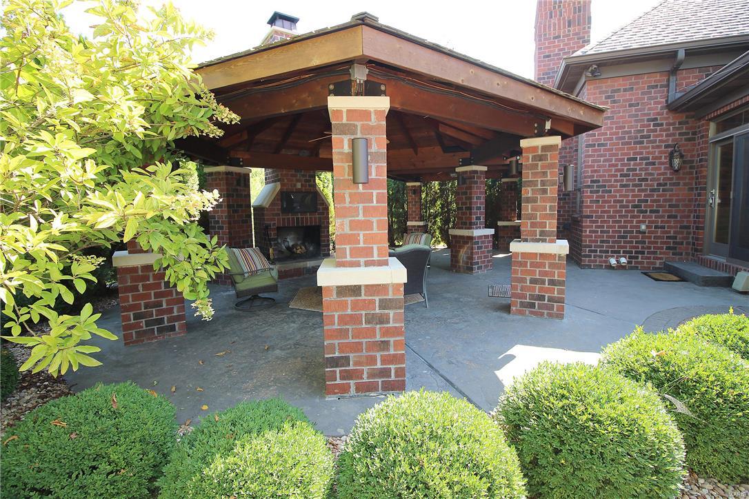 Edward Weidlich Estate - Residential