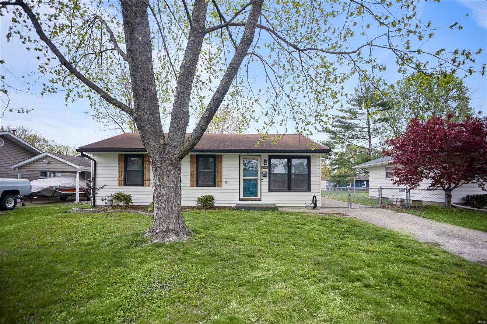 Granite City, Illinois 62040, United States, 3 Bedrooms Bedrooms, ,2 BathroomsBathrooms,Residential,Pending,111442