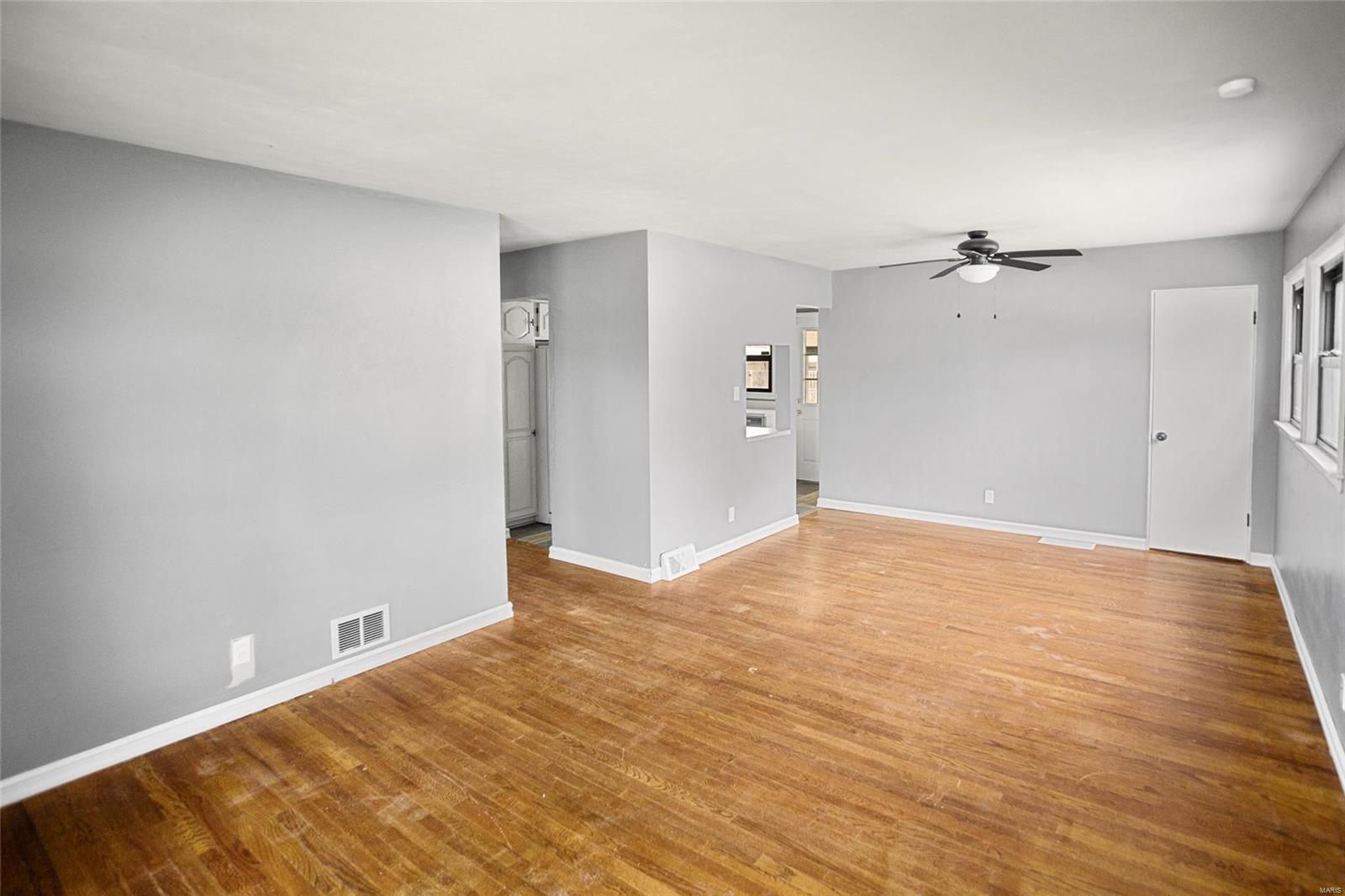 Granite City, Illinois 62040, United States, 3 Bedrooms Bedrooms, ,2 BathroomsBathrooms,Residential,Pending,111442