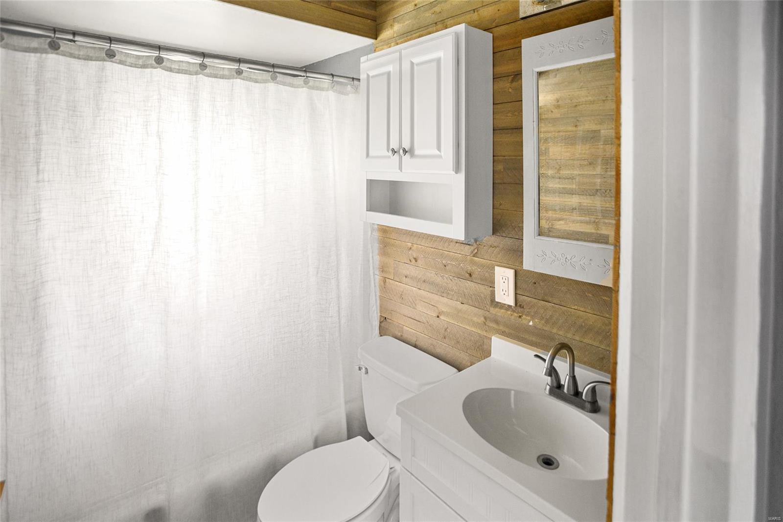 Granite City, Illinois 62040, United States, 3 Bedrooms Bedrooms, ,2 BathroomsBathrooms,Residential,Pending,111442