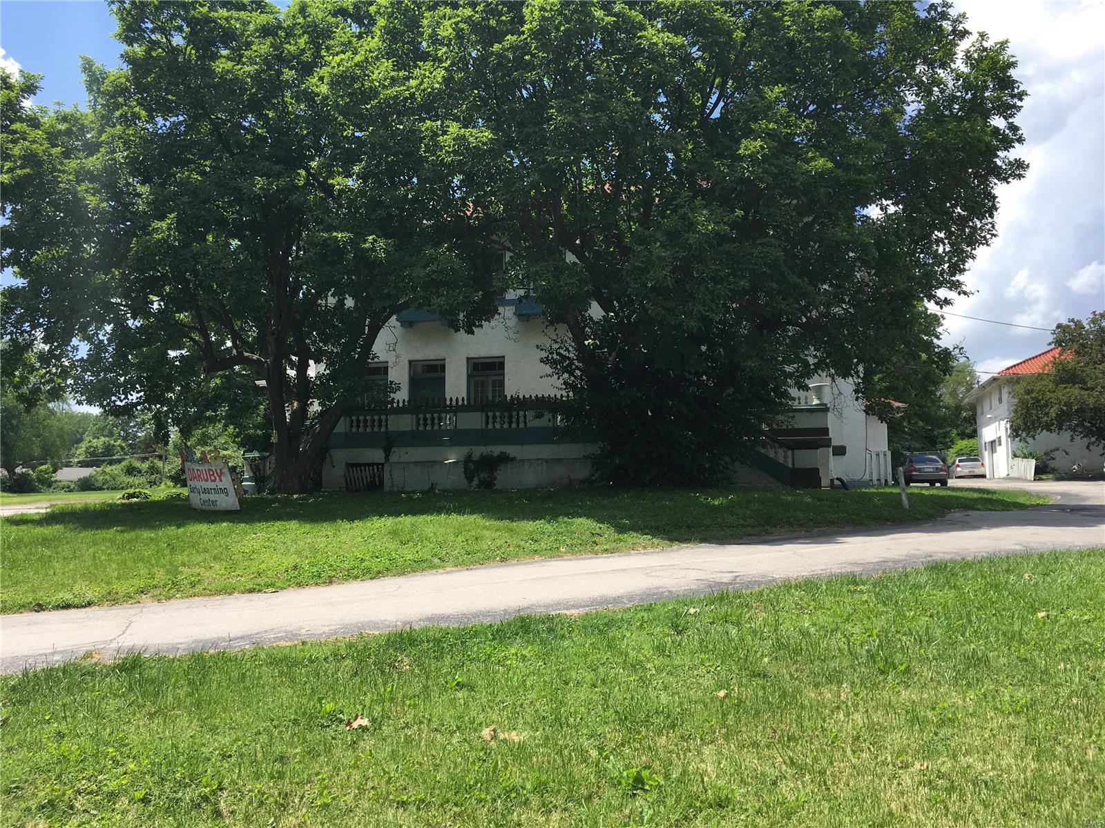 1301 S Florissant Road