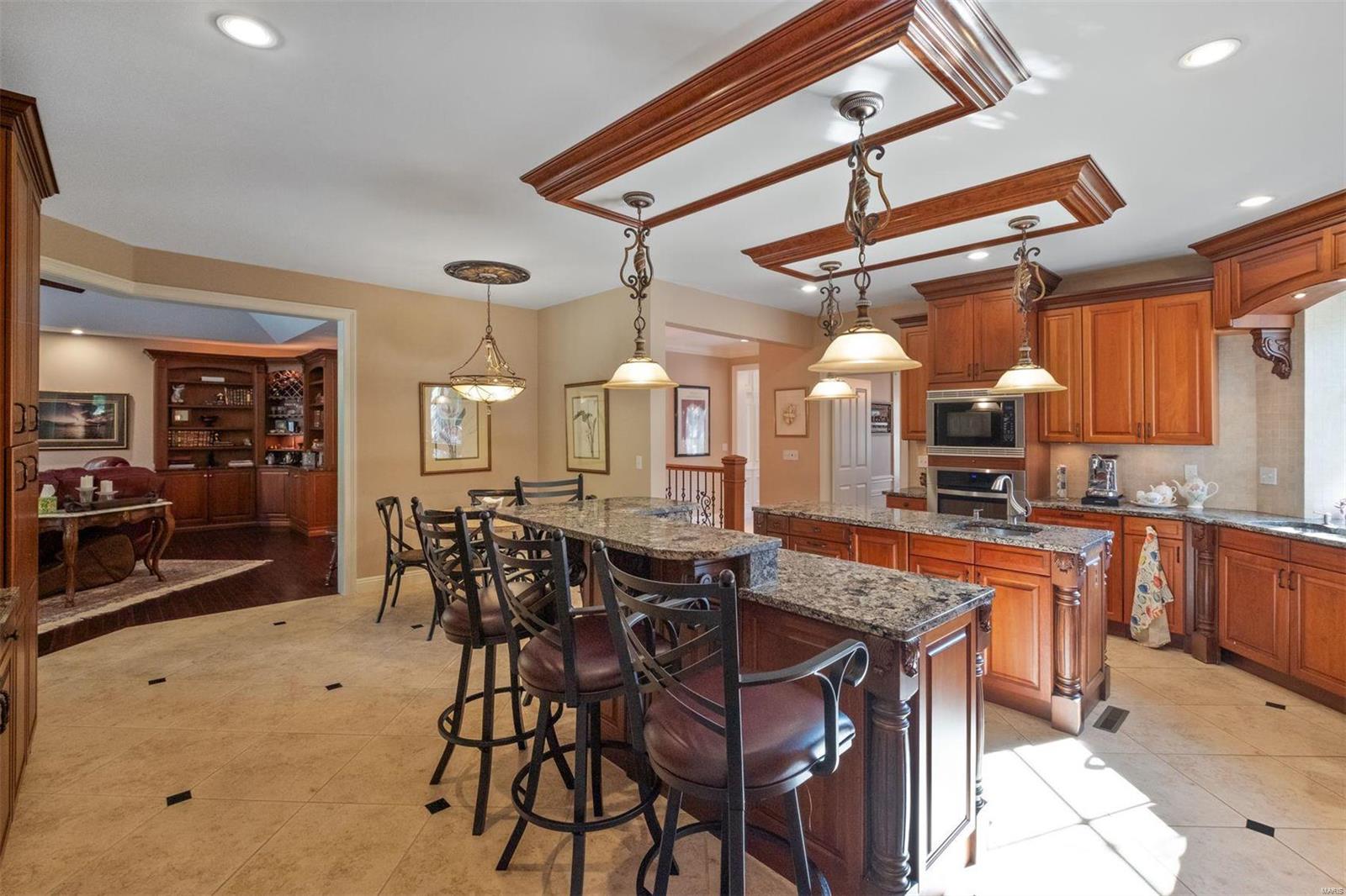 Ladue Manor - Residential