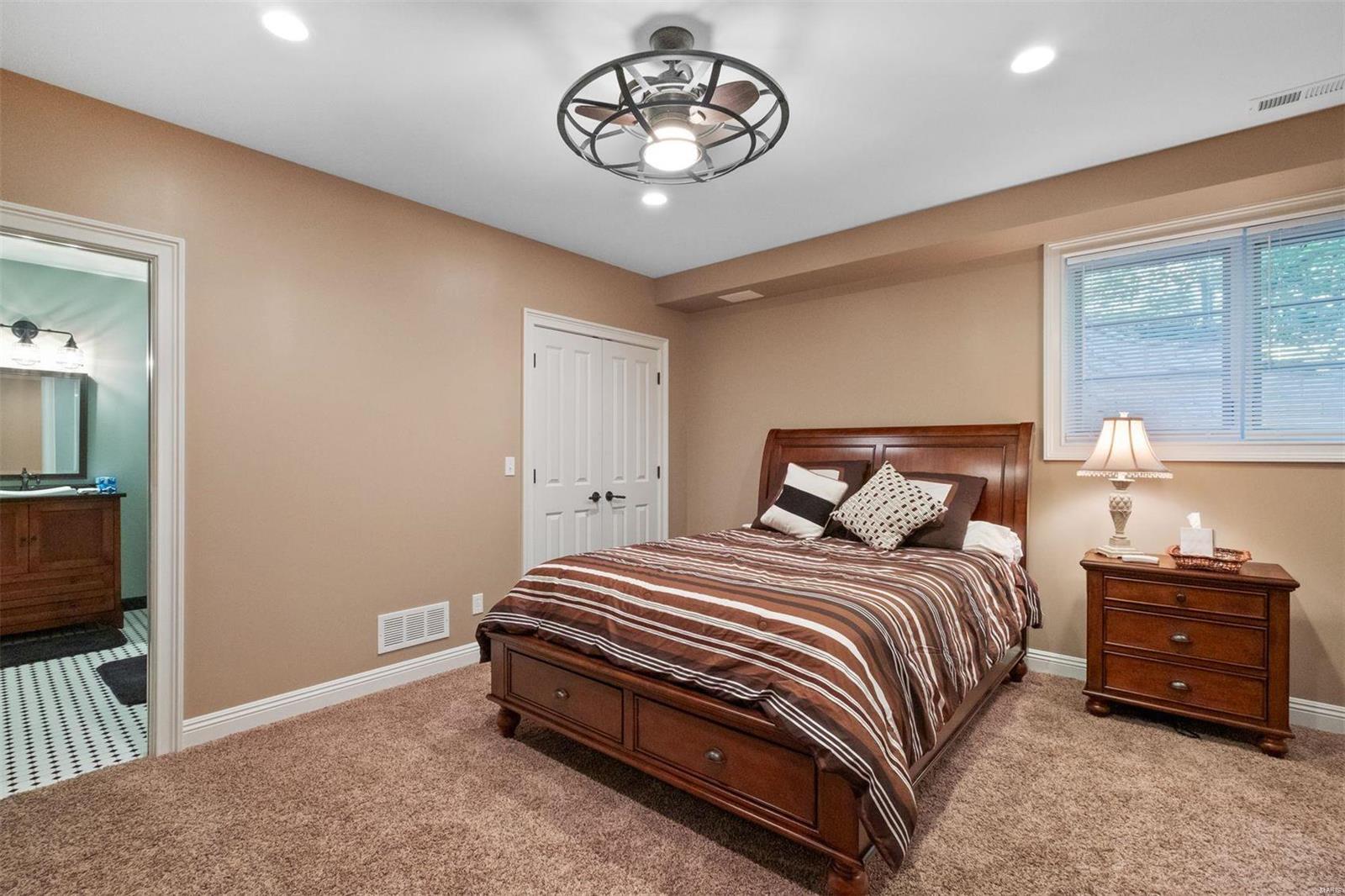 Ladue Manor - Residential