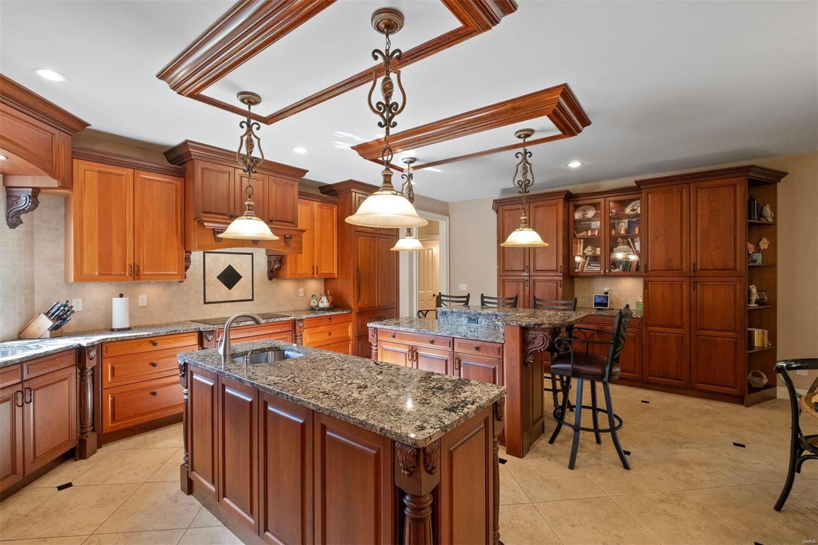 Ladue Manor - Residential