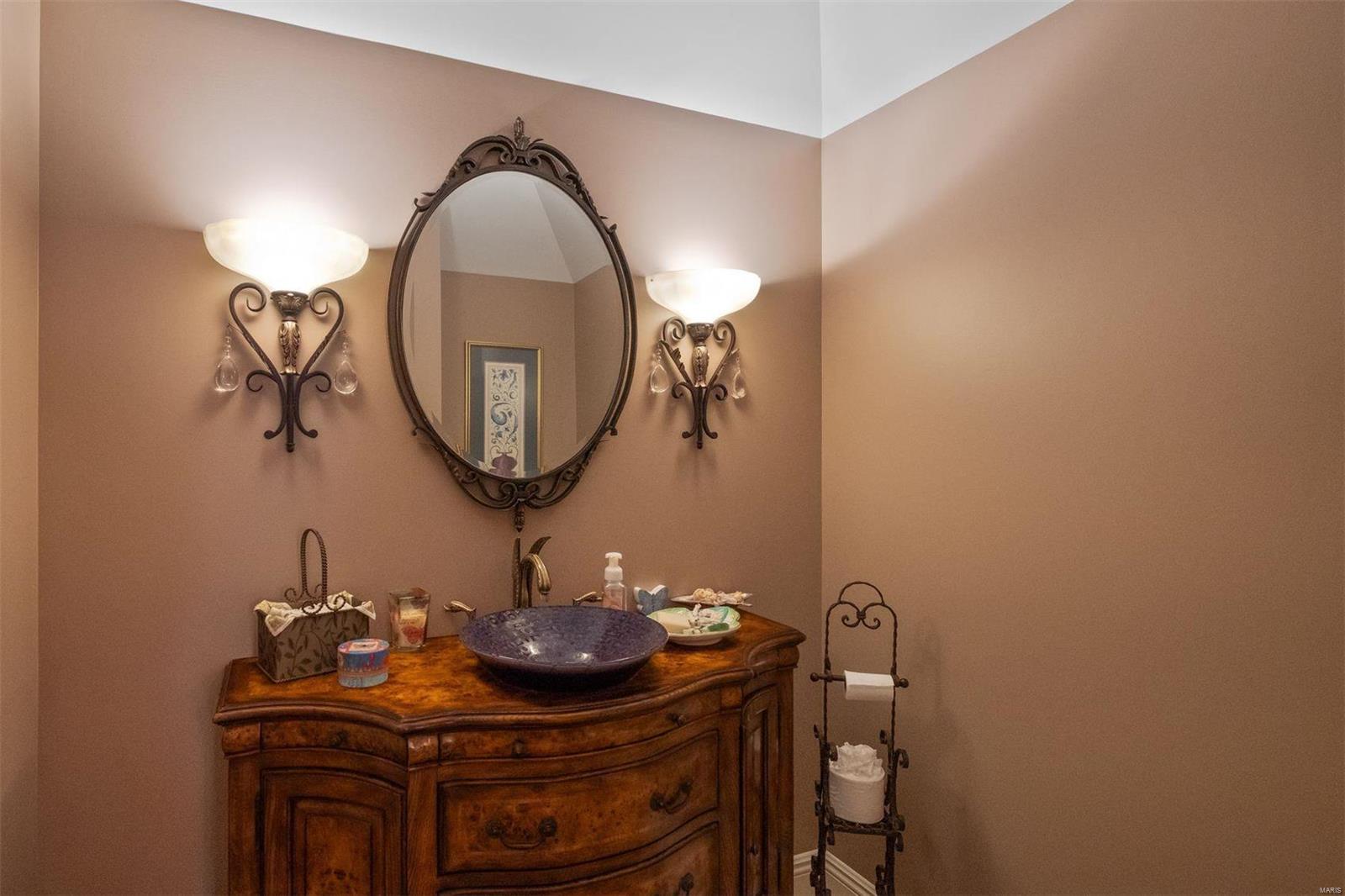 Ladue Manor - Residential