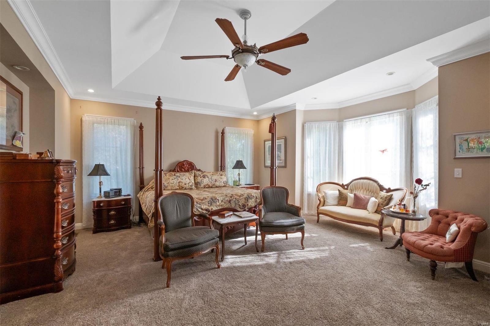 Ladue Manor - Residential