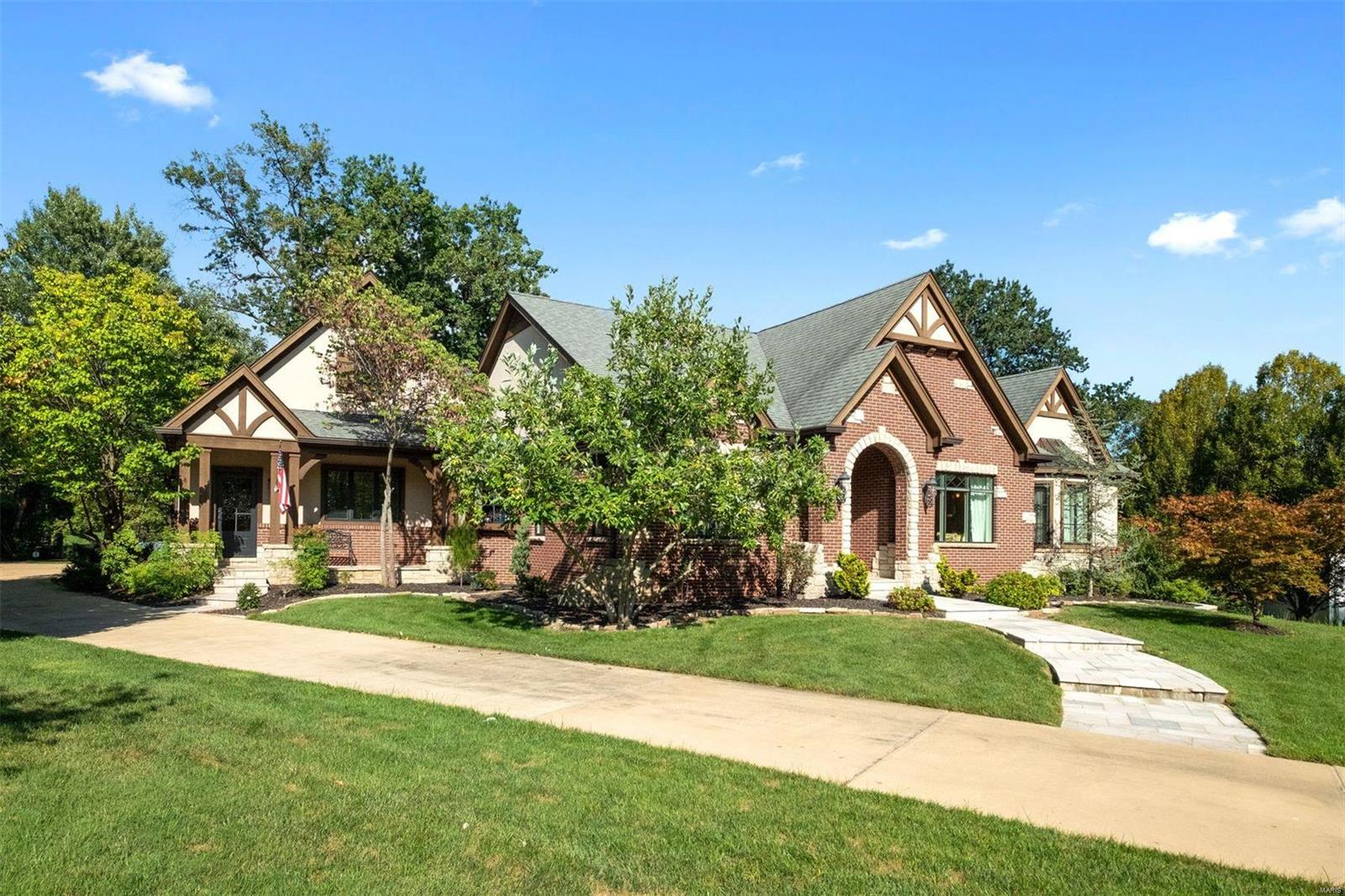 Ladue Manor - Residential