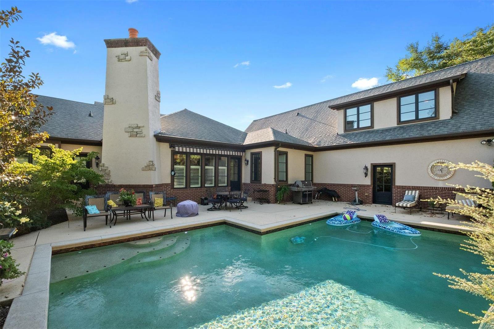 Ladue Manor - Residential