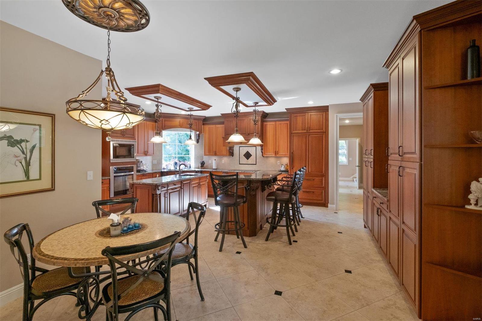 Ladue Manor - Residential