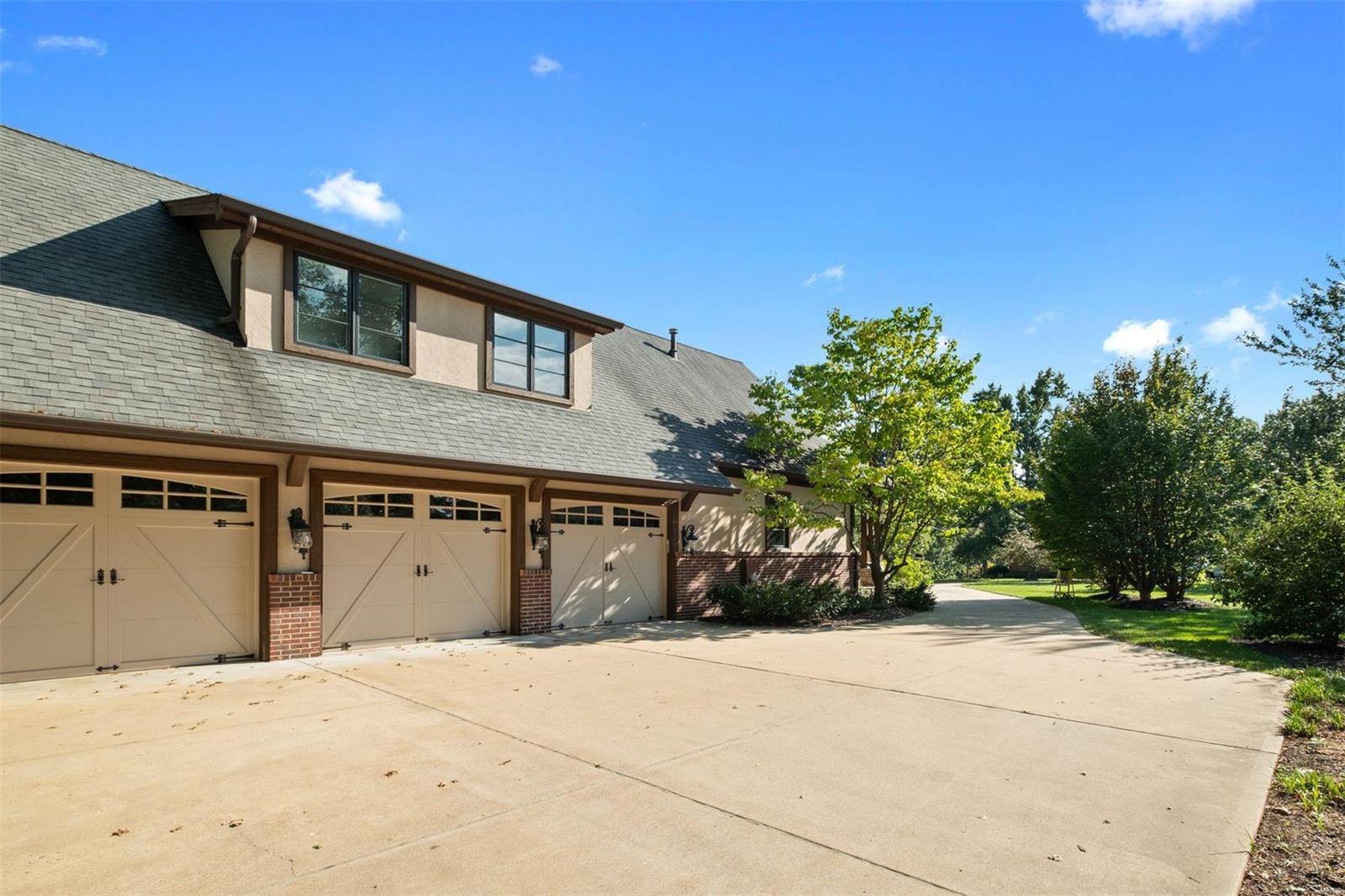 Ladue Manor - Residential