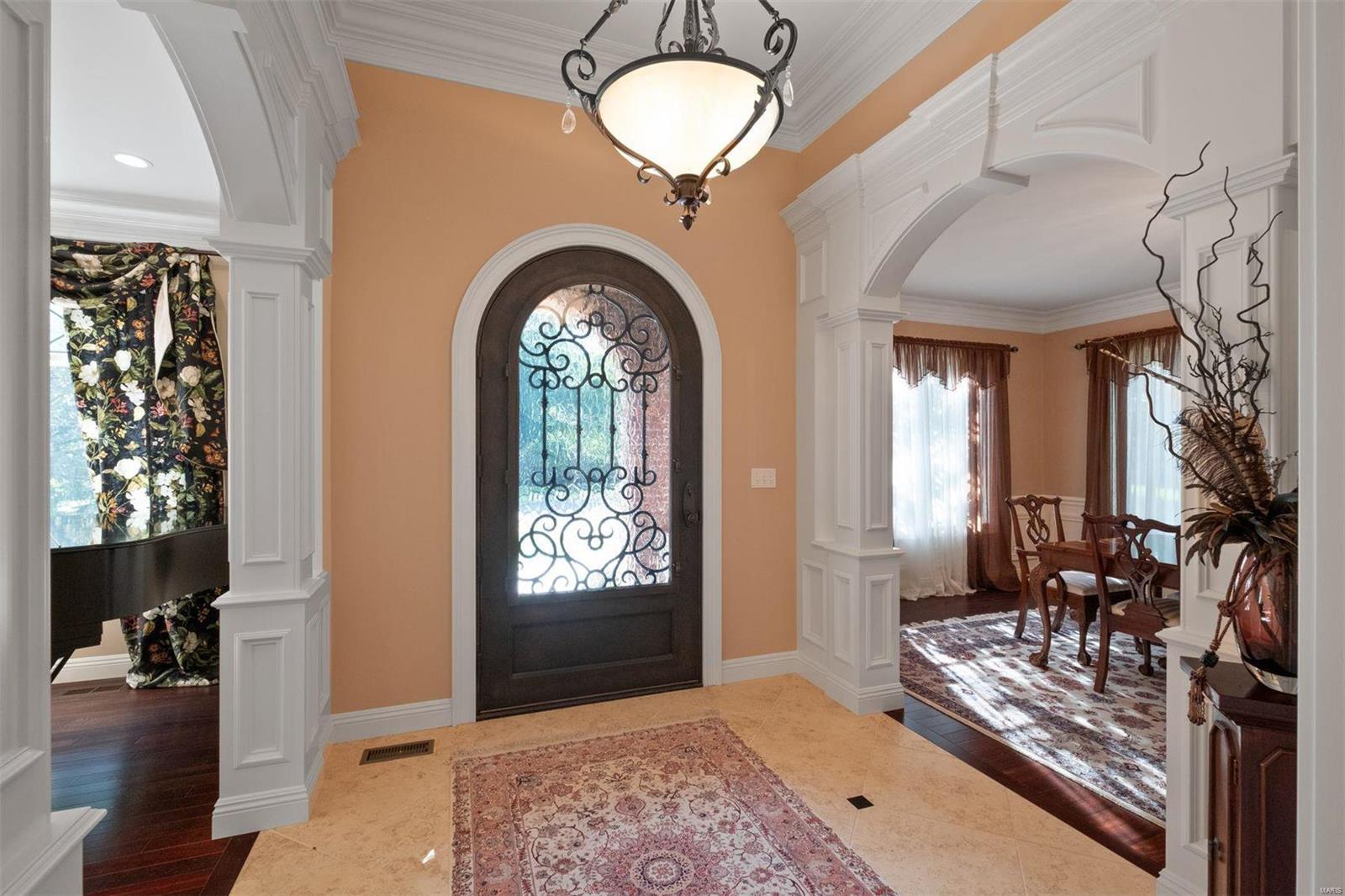 Ladue Manor - Residential