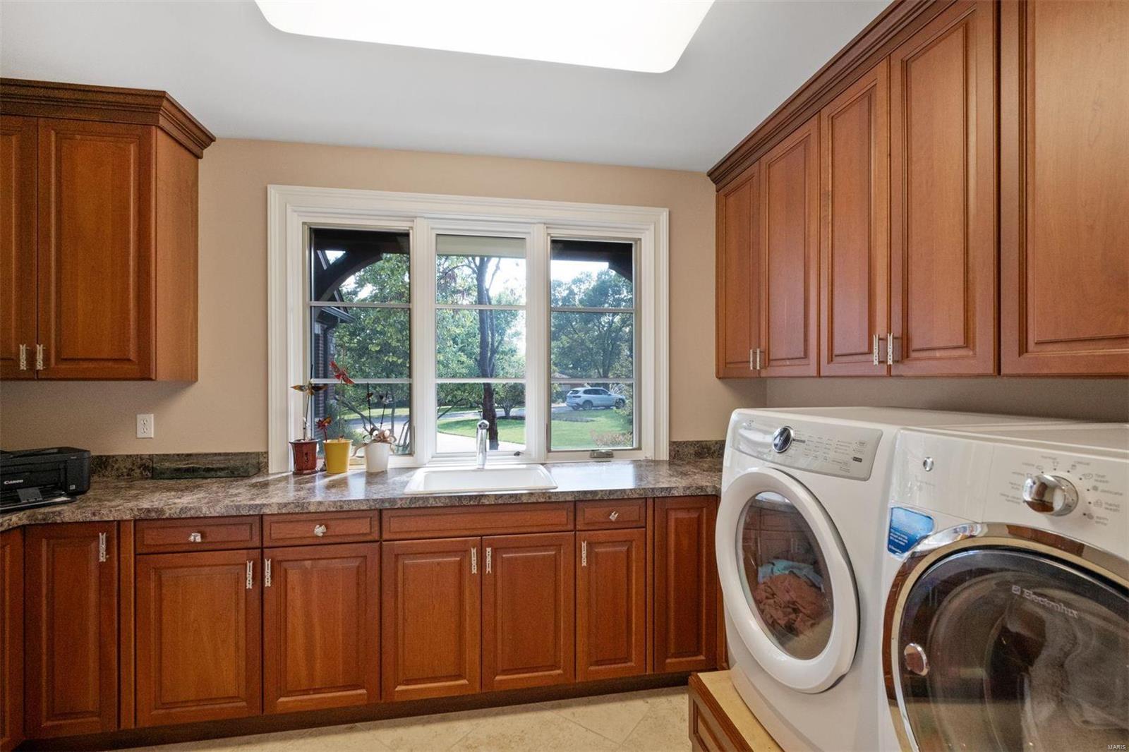 Ladue Manor - Residential