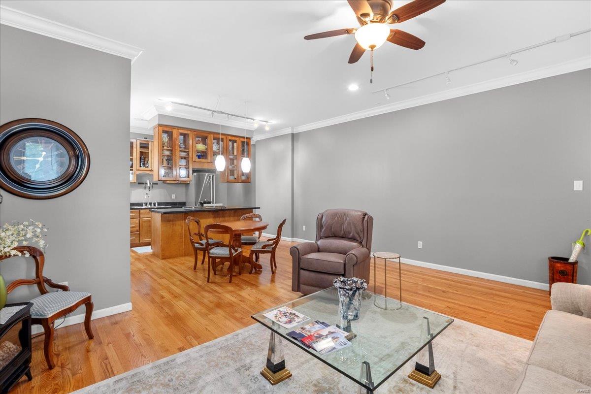 Deux Maisons Condos - Residential