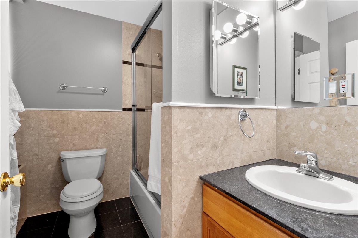 Deux Maisons Condos - Residential