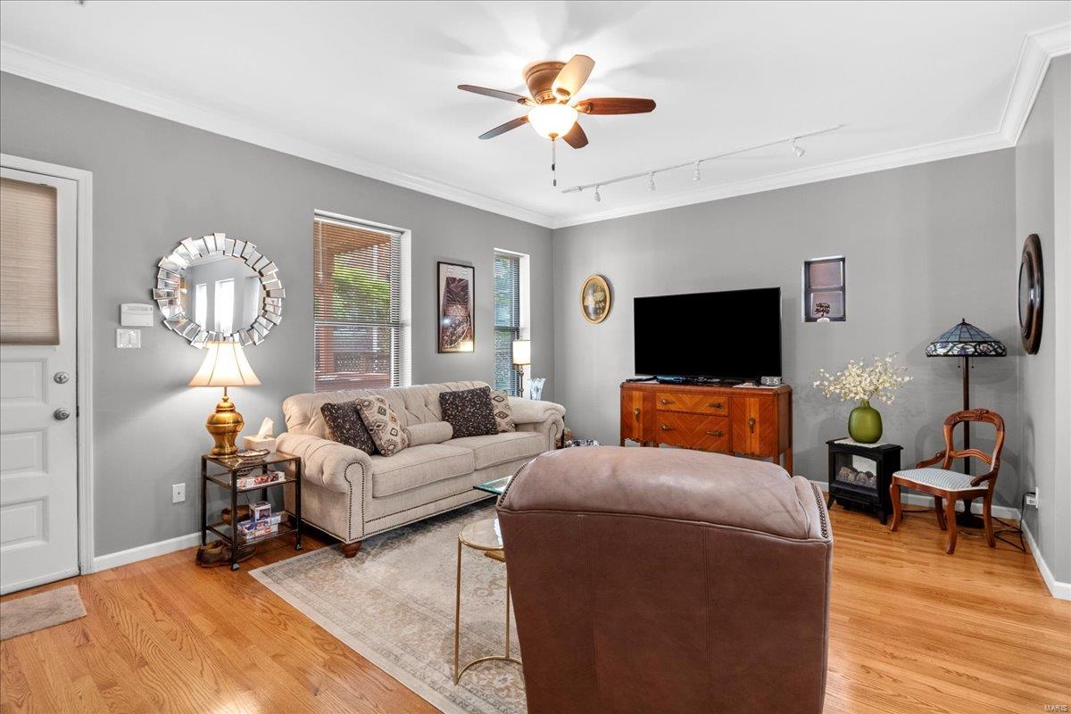 Deux Maisons Condos - Residential