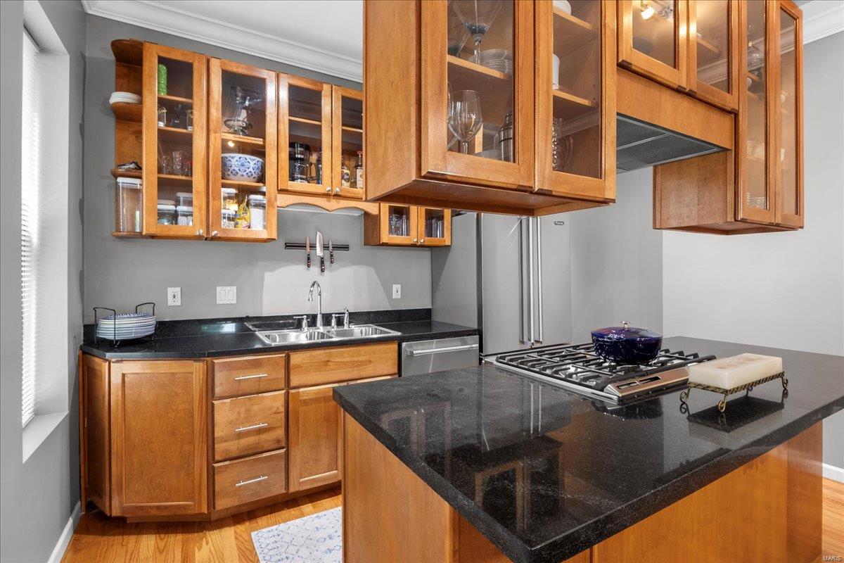 Deux Maisons Condos - Residential