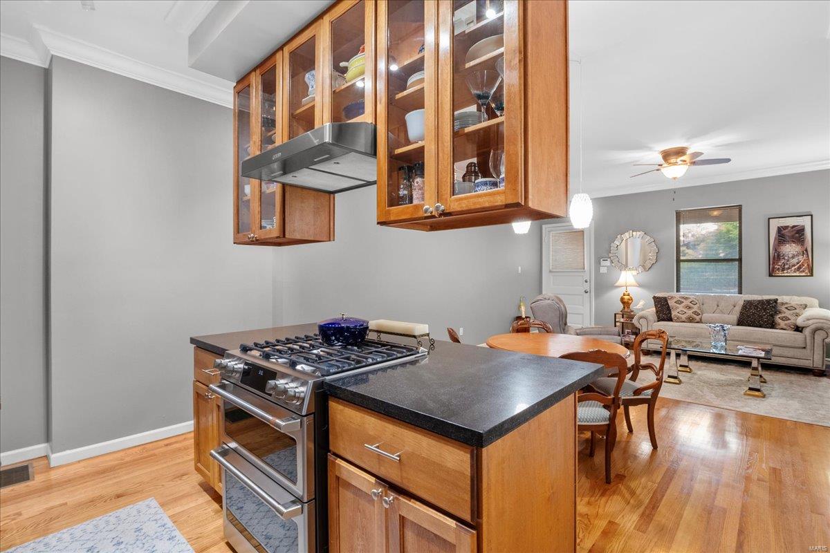 Deux Maisons Condos - Residential