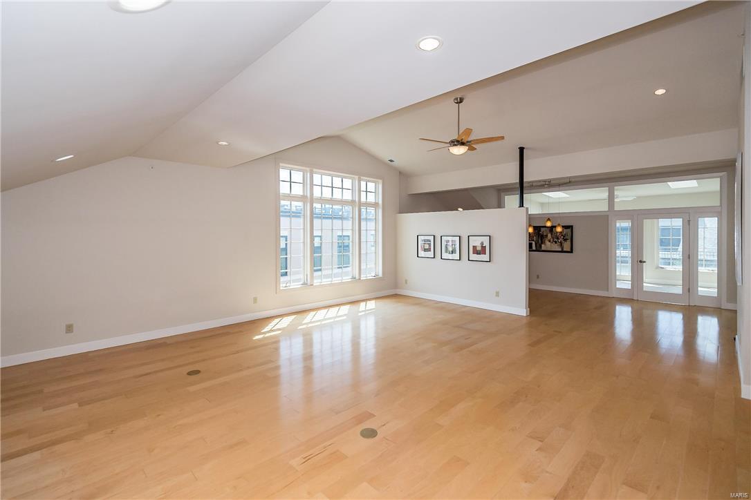 6 Brighton Way Condo - Residential