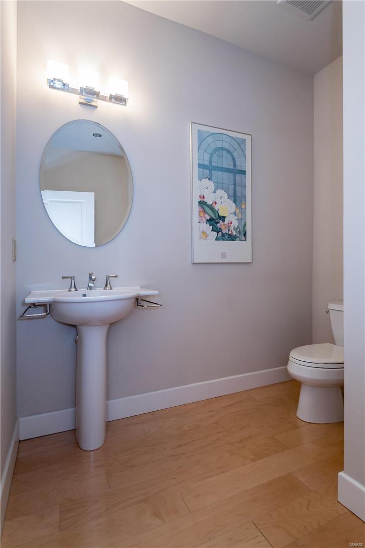 6 Brighton Way Condo - Residential