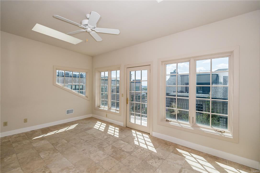 6 Brighton Way Condo - Residential