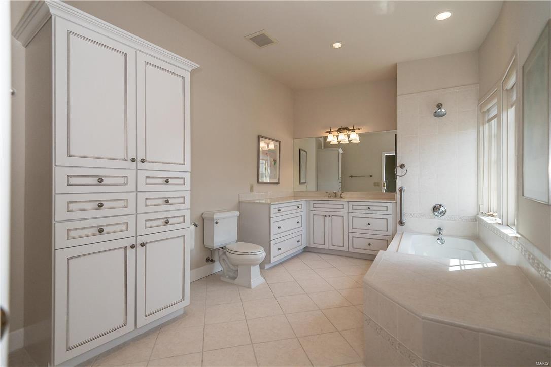 6 Brighton Way Condo - Residential