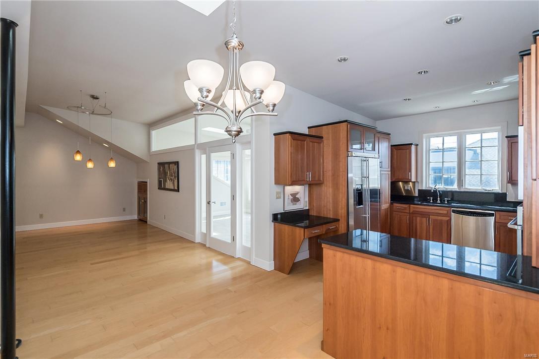 6 Brighton Way Condo - Residential