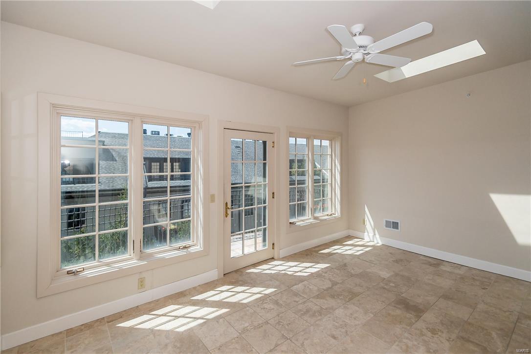 6 Brighton Way Condo - Residential