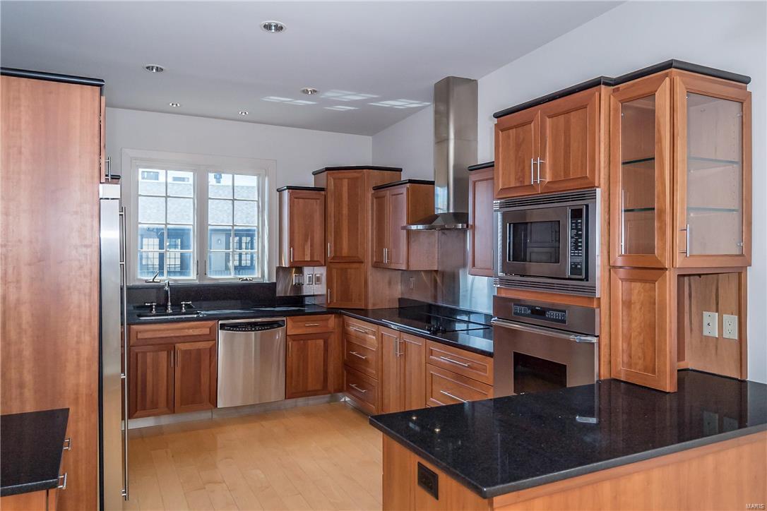 6 Brighton Way Condo - Residential