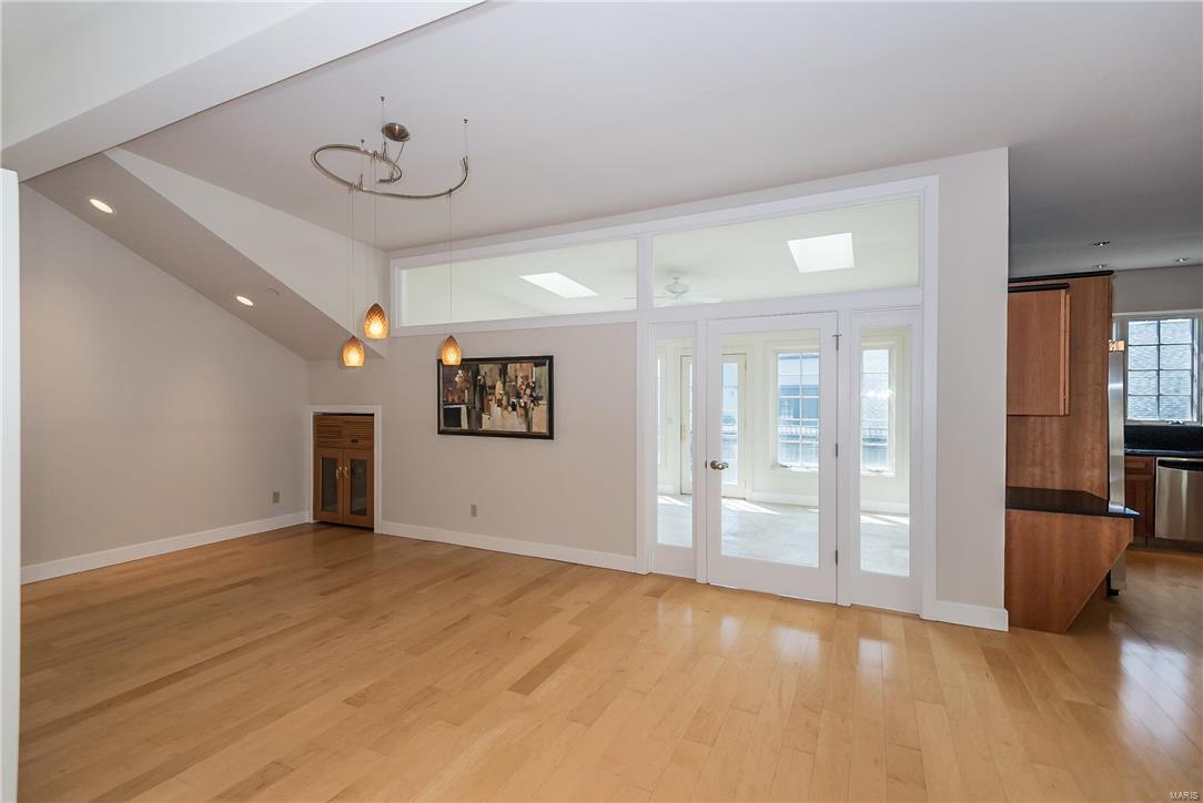 6 Brighton Way Condo - Residential