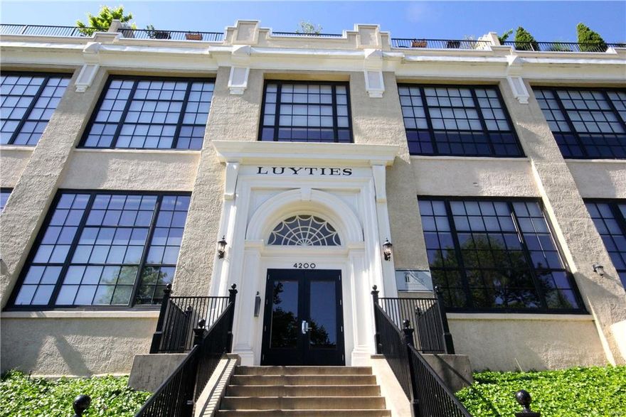 $125,000 price reduction by motivated seller!  Spectacular penthouse condo in the heart of St. Louis' most exciting new development locations, only a block from the Cortex innovation district, 2 blocks from St. Louis University, Ikea, a new Metro station and the City Foundry project!  This condo is only 5 minutes from the Grand Center arts district, with its cafes, Powell Symphony Hall, Fox Theater, Contemporary Art Museum, Jazz at the Bistro, etc.  This luxurious 4,000+ SF condo is on the same block as Northwest Coffee, Scarlett's Wine Bar & multiple restaurants.  Penthouse living at its finest, including a sensational 2,300-SF private rooftop terrace with views of downtown and the Arch!  The interior features amazing volumes of space and light, including 11-ft & 14-ft ceilings.  The spectacular great room has gorgeous oak floors, elaborate 10-piece crown molding, gas fireplace.  The huge private terrace includes multiple planting boxes & beds, a relaxing fountain & exterior lighting. Location: City, End Unit, Upper Level