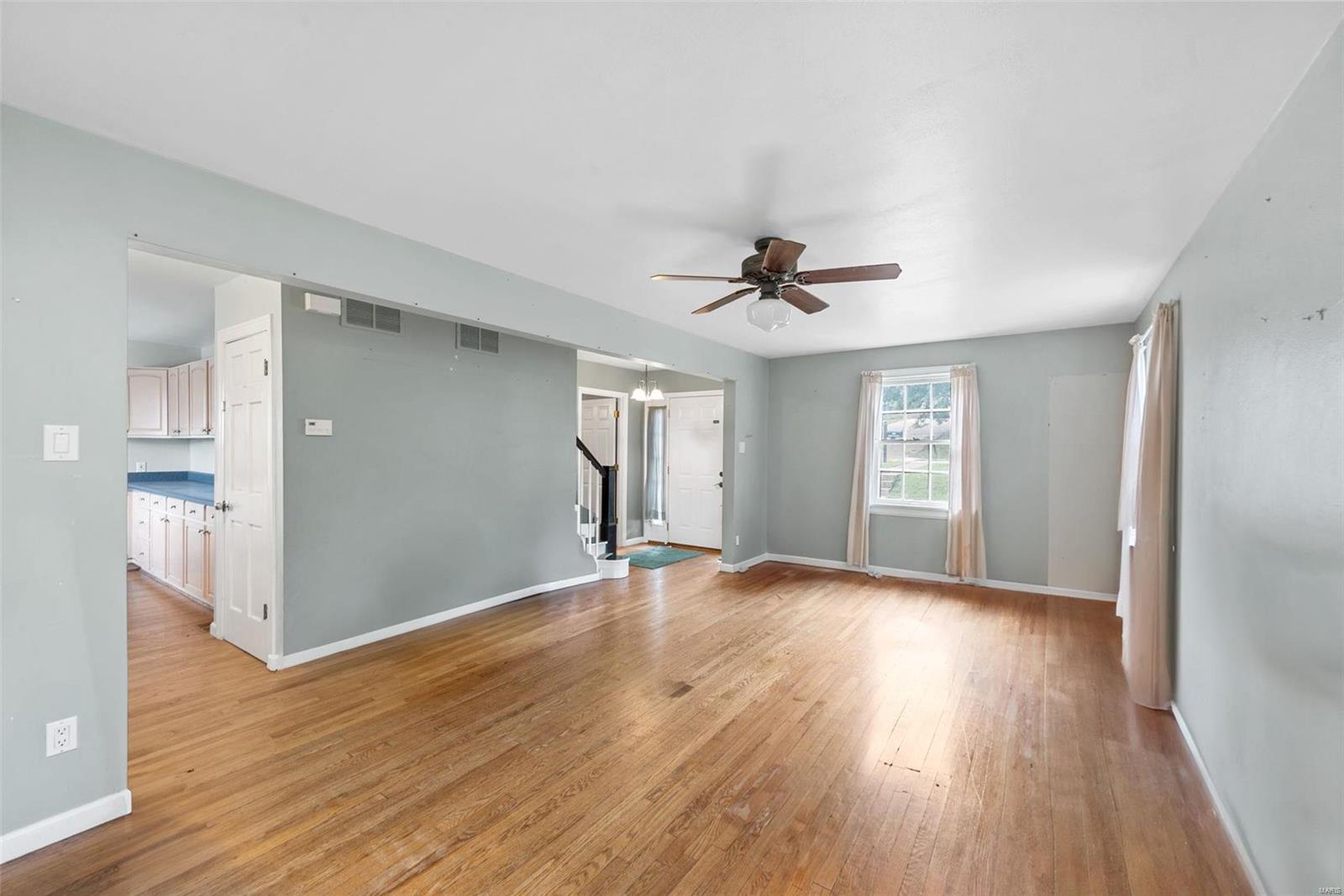 Valley Park, Missouri 63088, United States, 3 Bedrooms Bedrooms, ,2 BathroomsBathrooms,Residential,Pending,33241