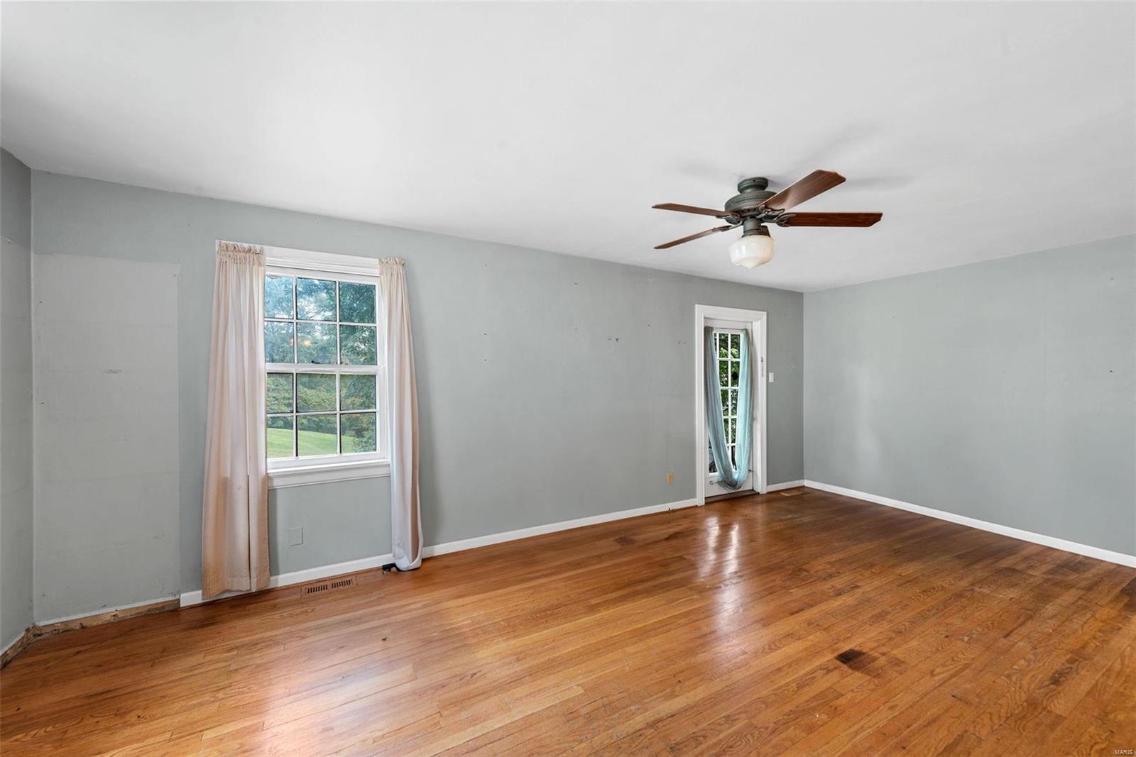 Valley Park, Missouri 63088, United States, 3 Bedrooms Bedrooms, ,2 BathroomsBathrooms,Residential,Pending,33241