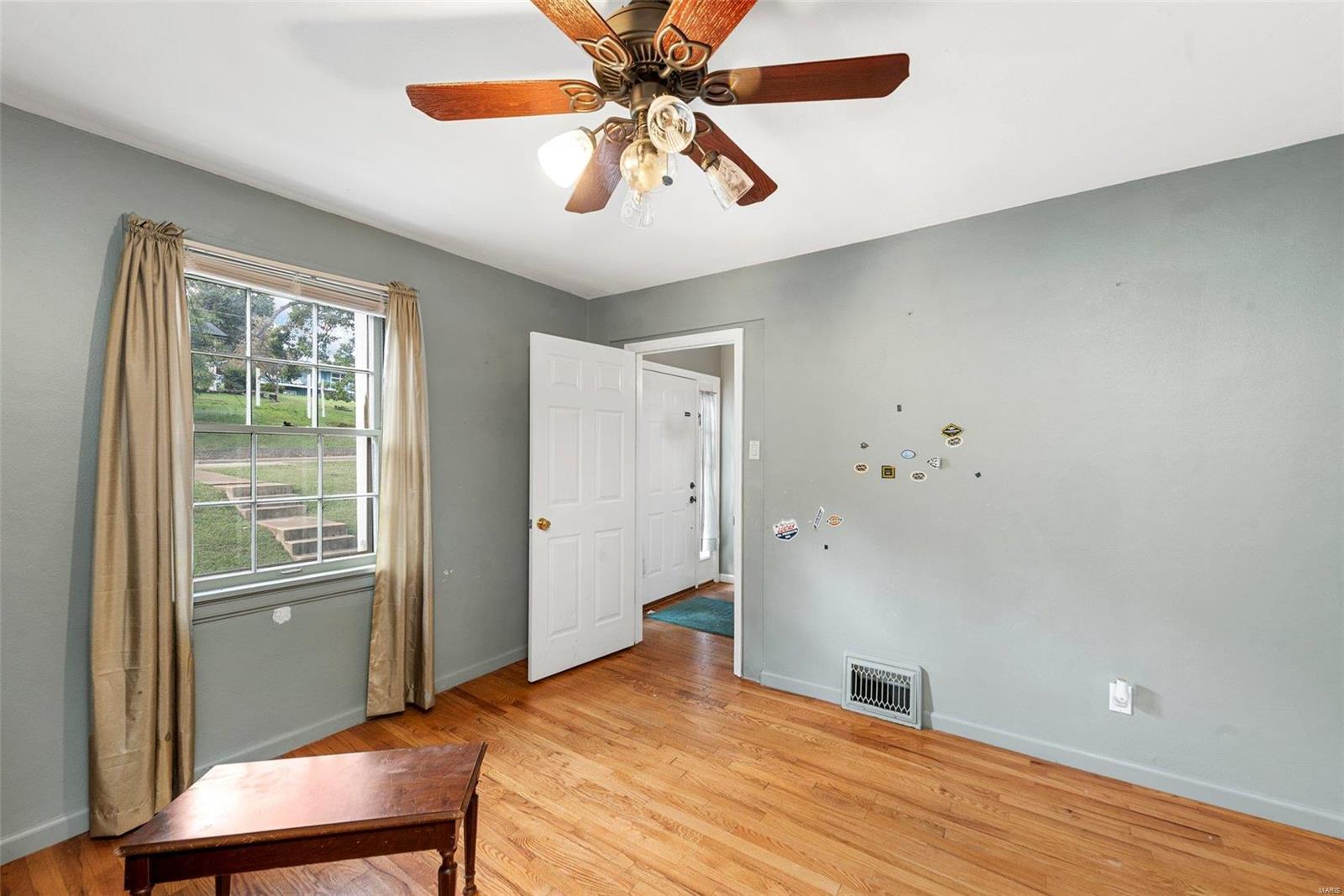 Valley Park, Missouri 63088, United States, 3 Bedrooms Bedrooms, ,2 BathroomsBathrooms,Residential,Pending,33241