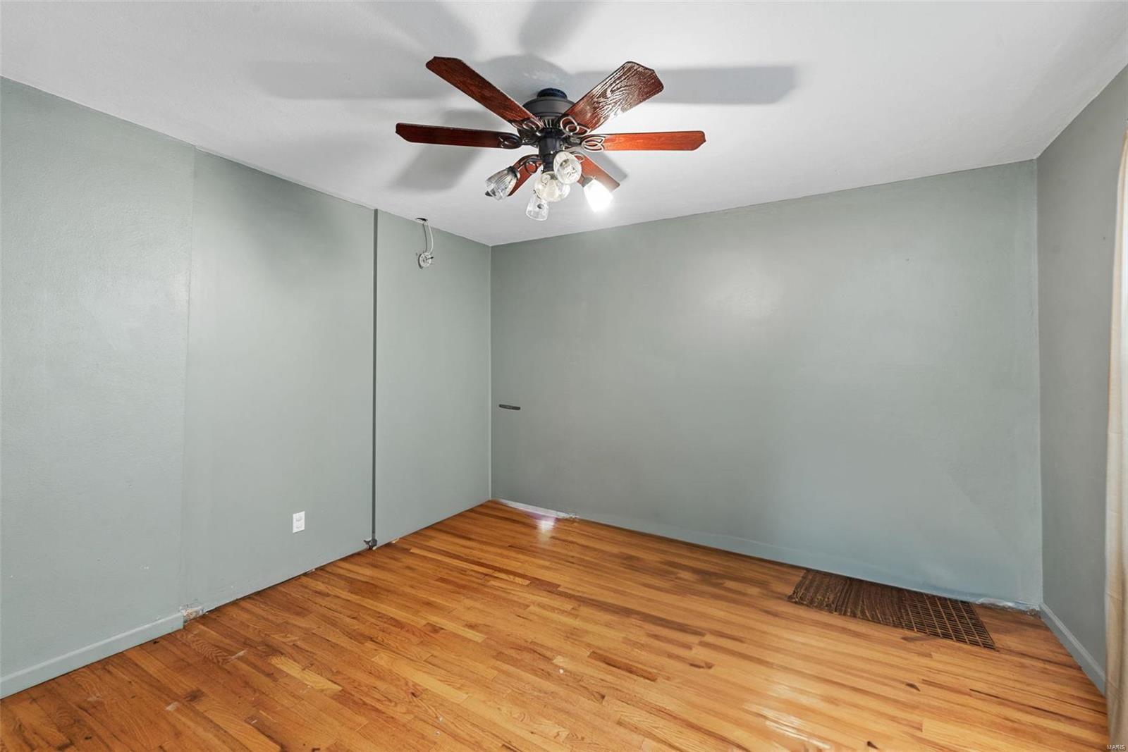 Valley Park, Missouri 63088, United States, 3 Bedrooms Bedrooms, ,2 BathroomsBathrooms,Residential,Pending,33241