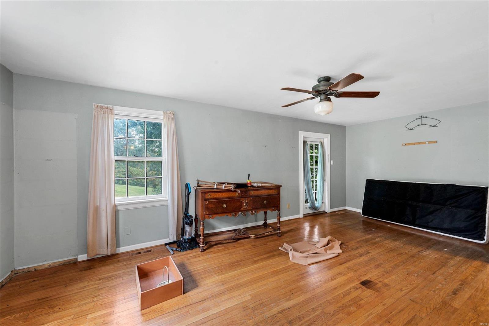 Valley Park, Missouri 63088, United States, 3 Bedrooms Bedrooms, ,2 BathroomsBathrooms,Residential,Pending,33241