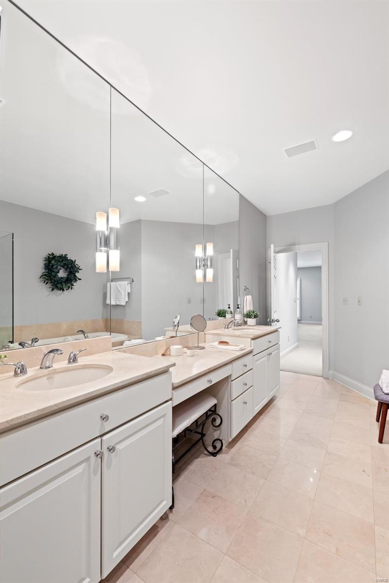 Nine Brighton Way Twnhms A - Residential