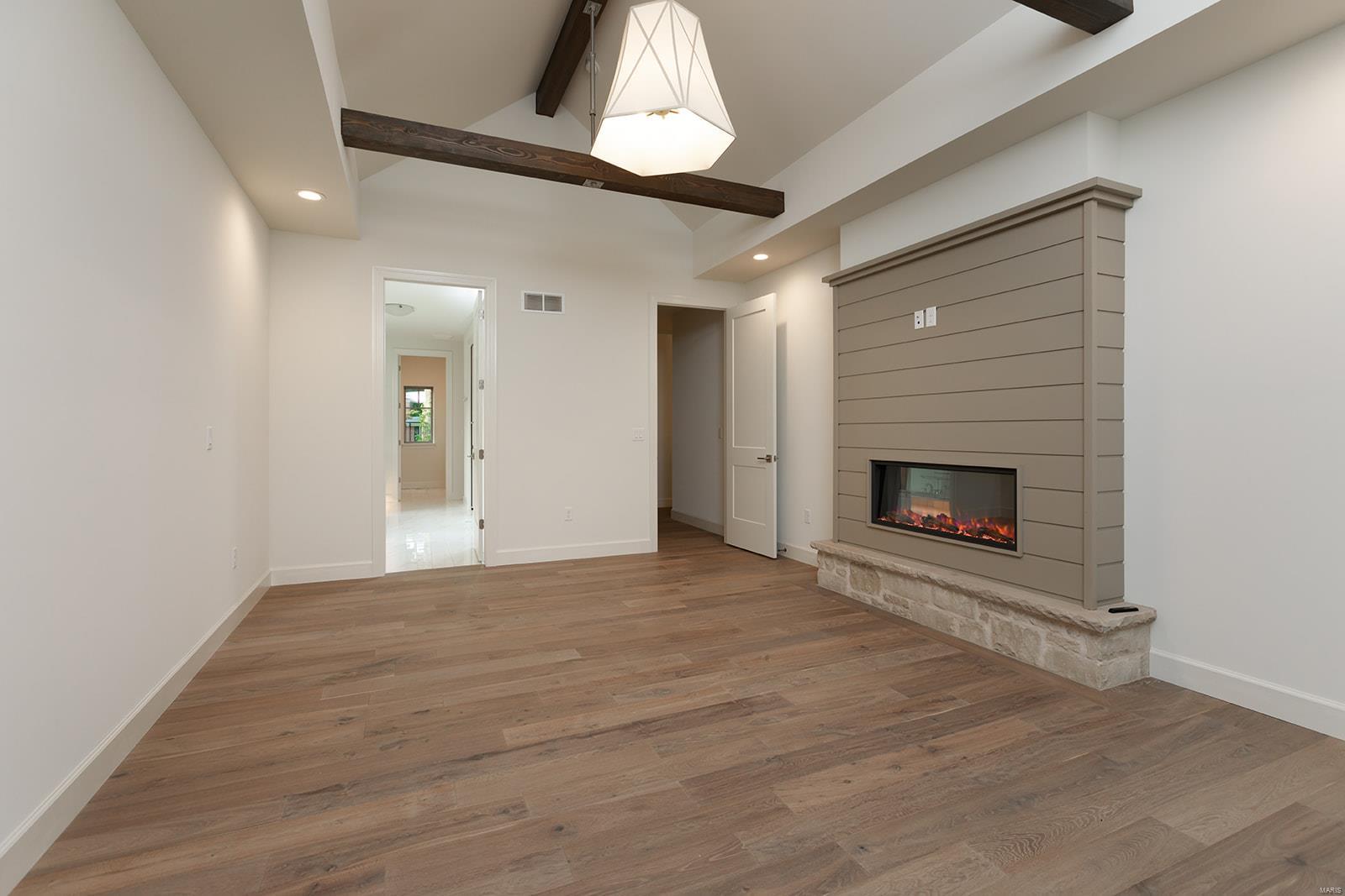 Ladue Ridge - Residential