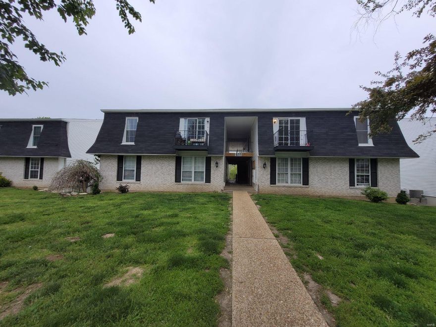 Tastefully updated condo in a fantastic location. Open floorplan is sure to please. Updates include wood flooring in the bedrooms, ceramic tile in the bathroom, newer water heater (4yrs) Assoc fee includes water, trash, and lawn care. Ground are well taken care of w/access to pool, playground, common ground and dog park. Laundry in unit. 8' x 11' store unit downstairs and 1 reserved parking spot close to the sidewalk. Condo fees include water, trash, upkeep of ground maintenance and pool. Come check it out! Location: Ground Level
