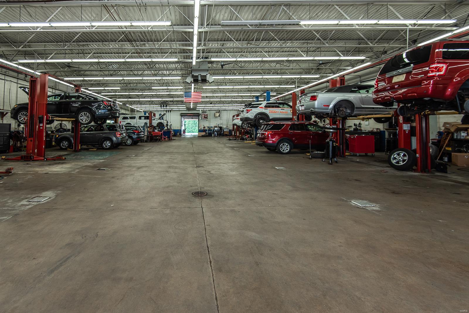 Cerame Ford - Commercial Sale