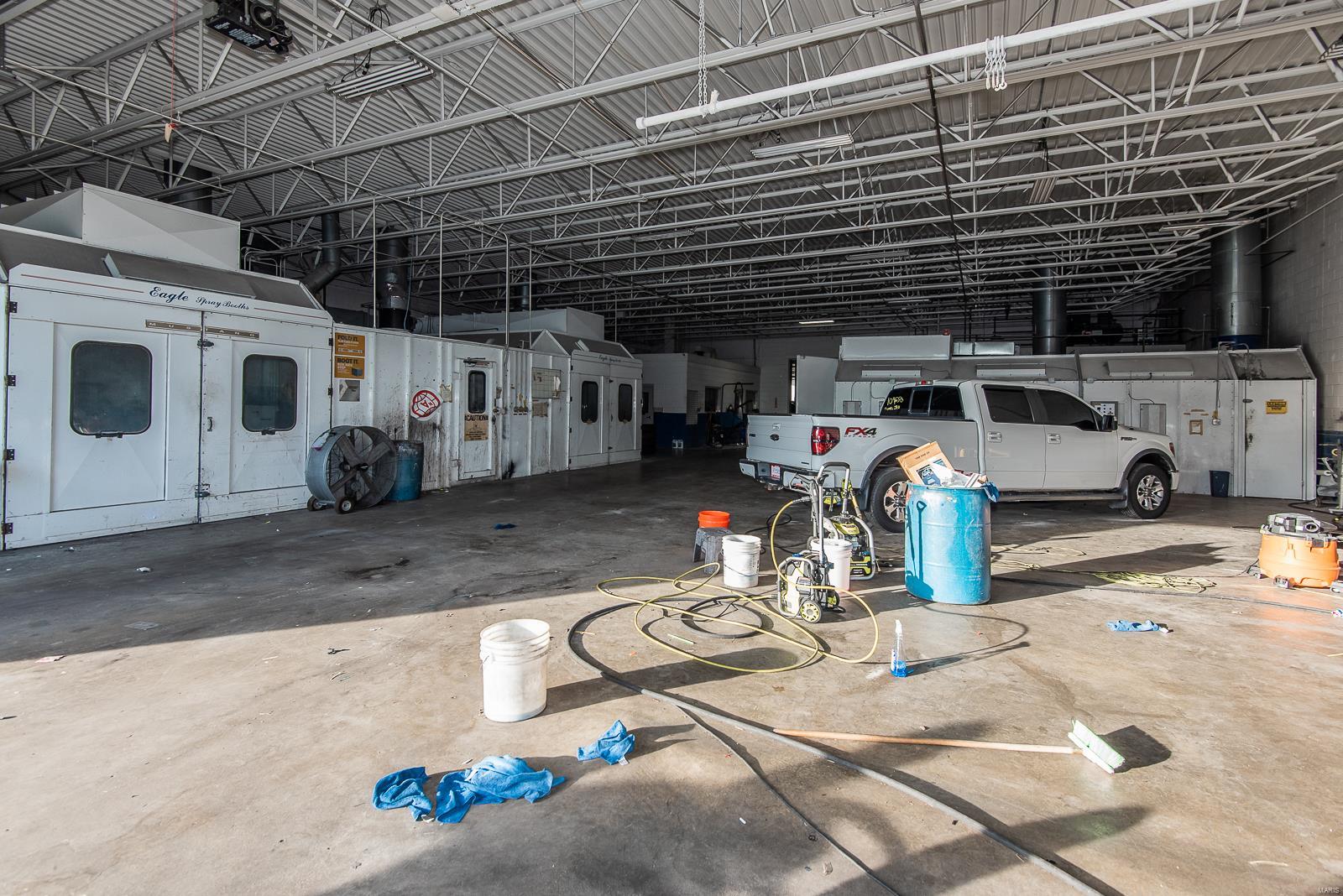 Cerame Ford - Commercial Sale