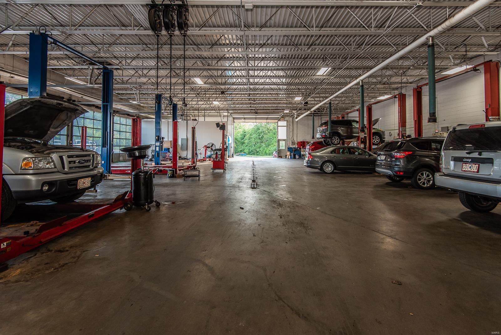 Cerame Ford - Commercial Sale