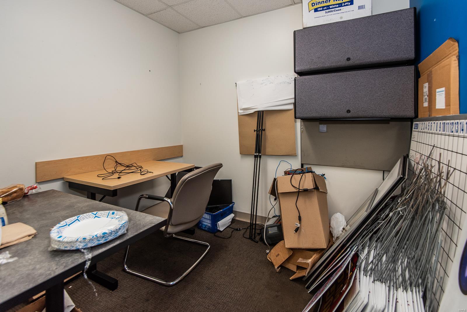 Cerame Ford - Commercial Sale