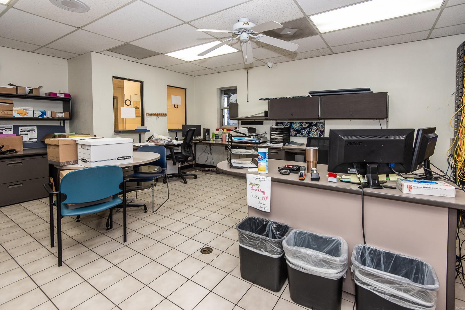 Cerame Ford - Commercial Sale