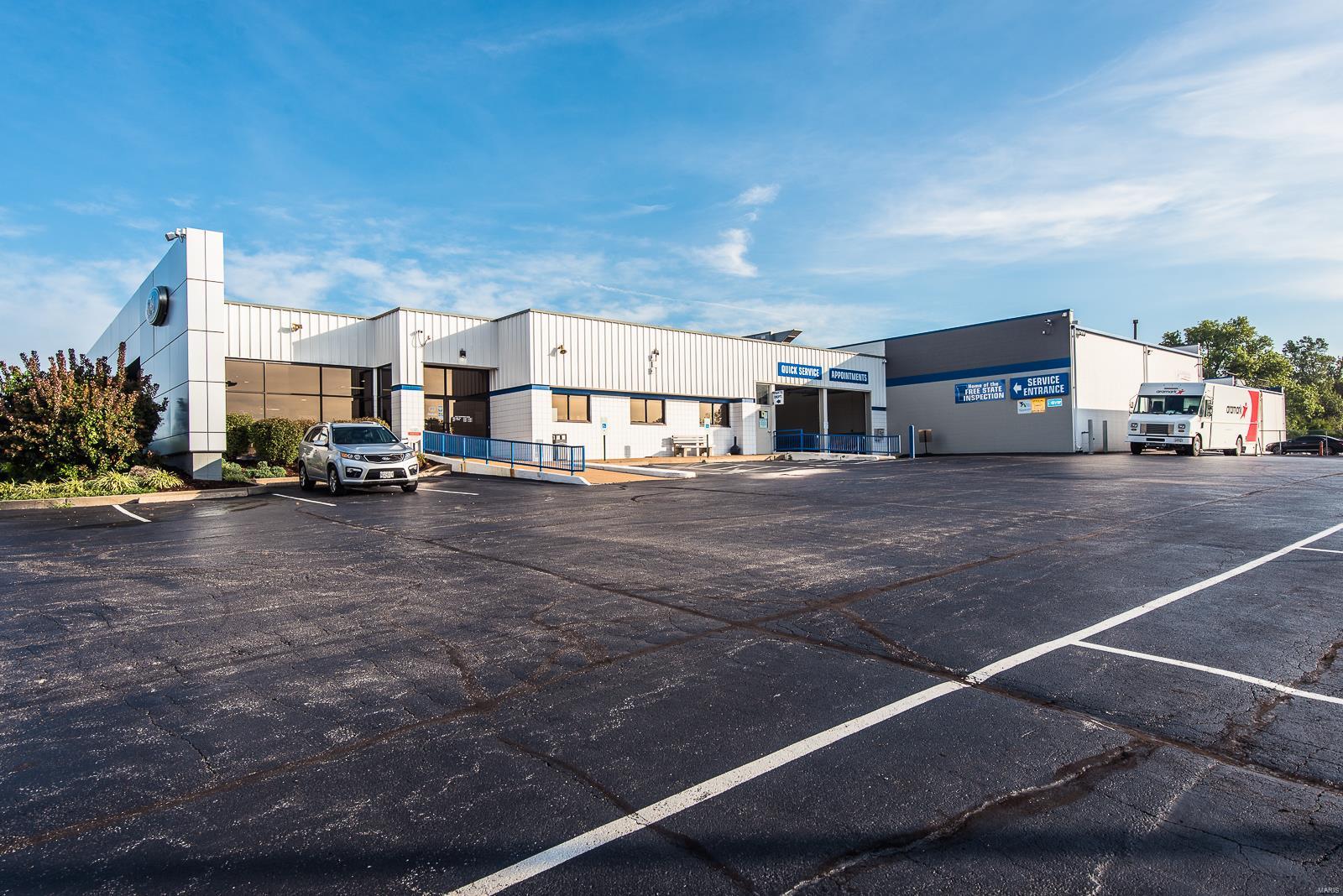 Cerame Ford - Commercial Sale