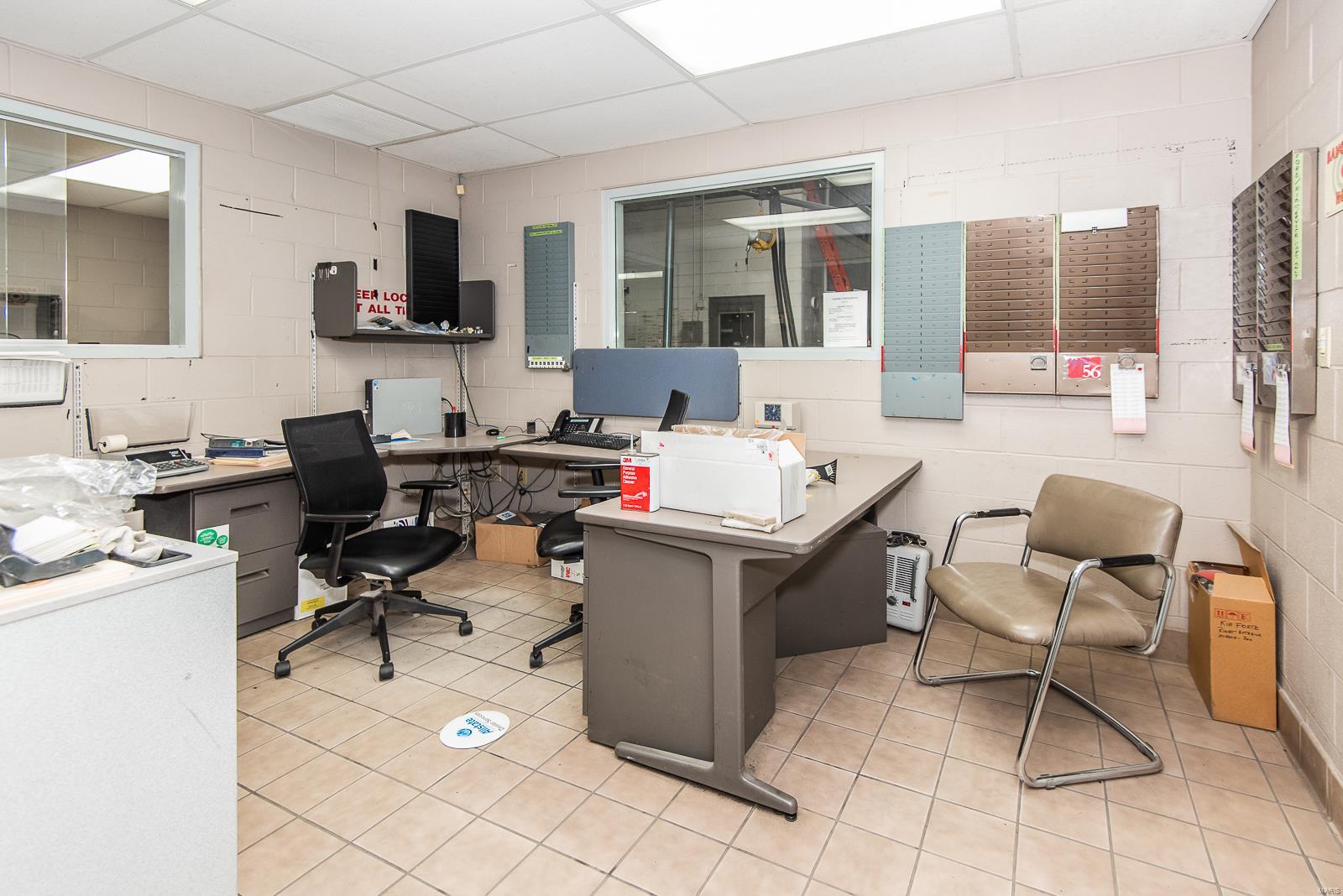 Cerame Ford - Commercial Sale