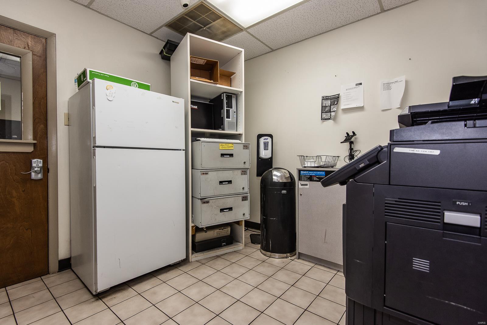 Cerame Ford - Commercial Sale