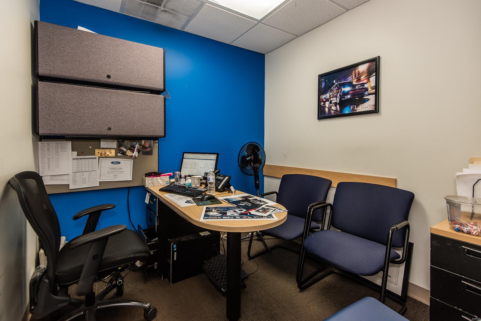 Cerame Ford - Commercial Sale