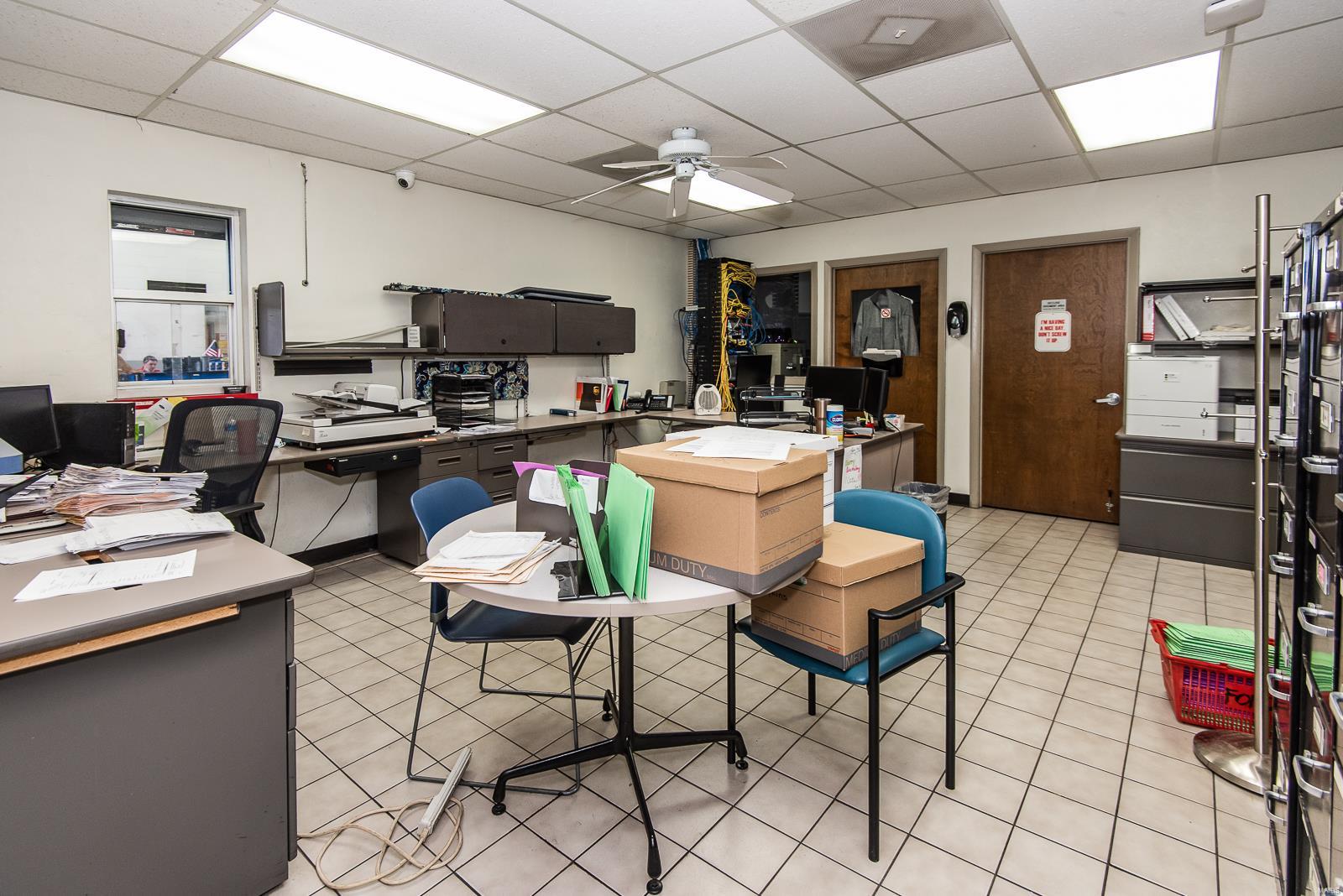 Cerame Ford - Commercial Sale