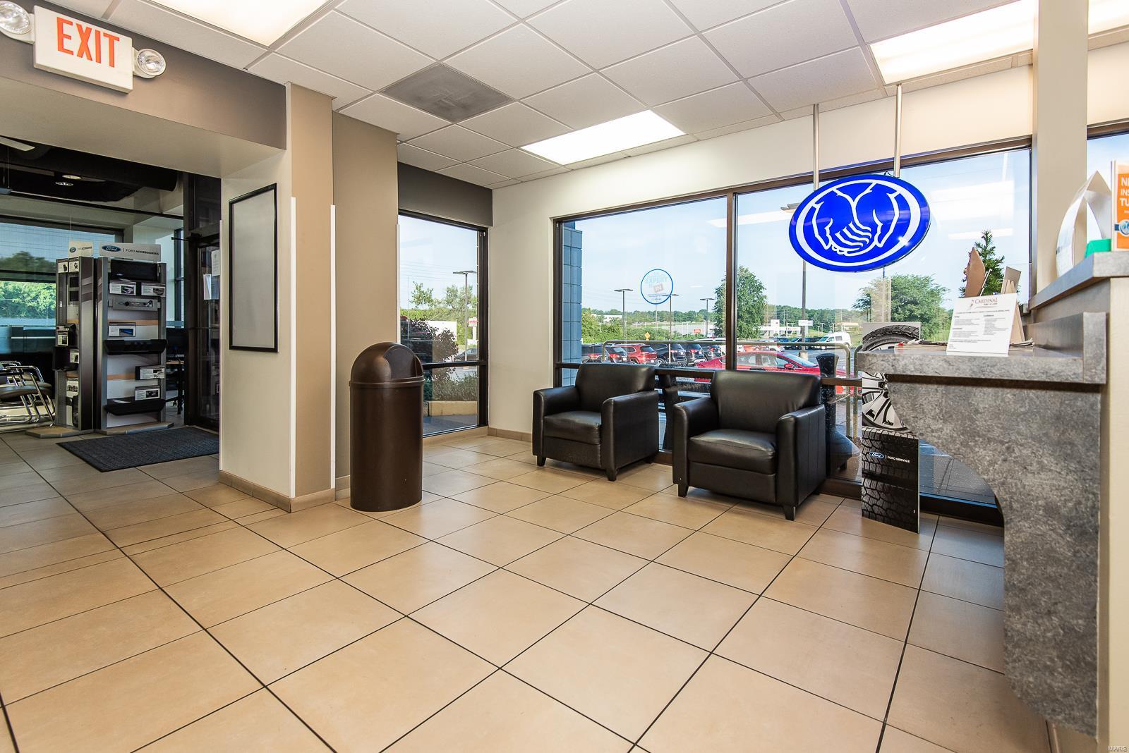 Cerame Ford - Commercial Sale